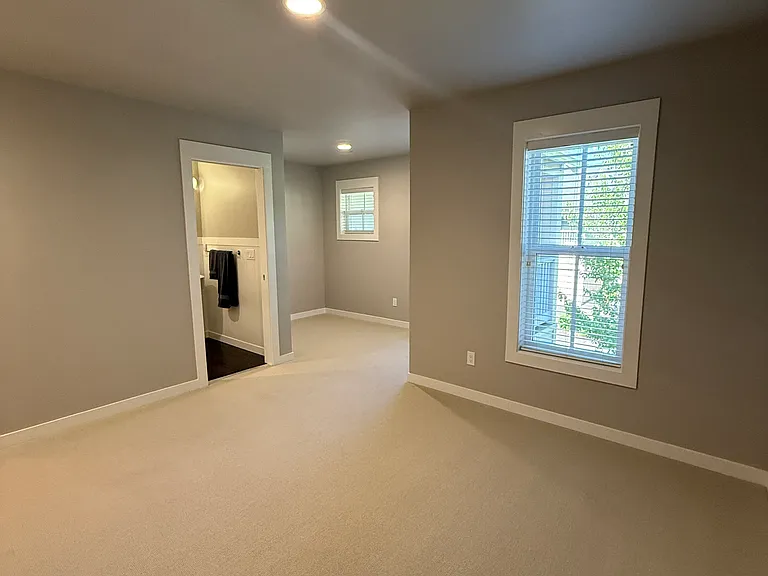 515 G St #124 — Photo 17