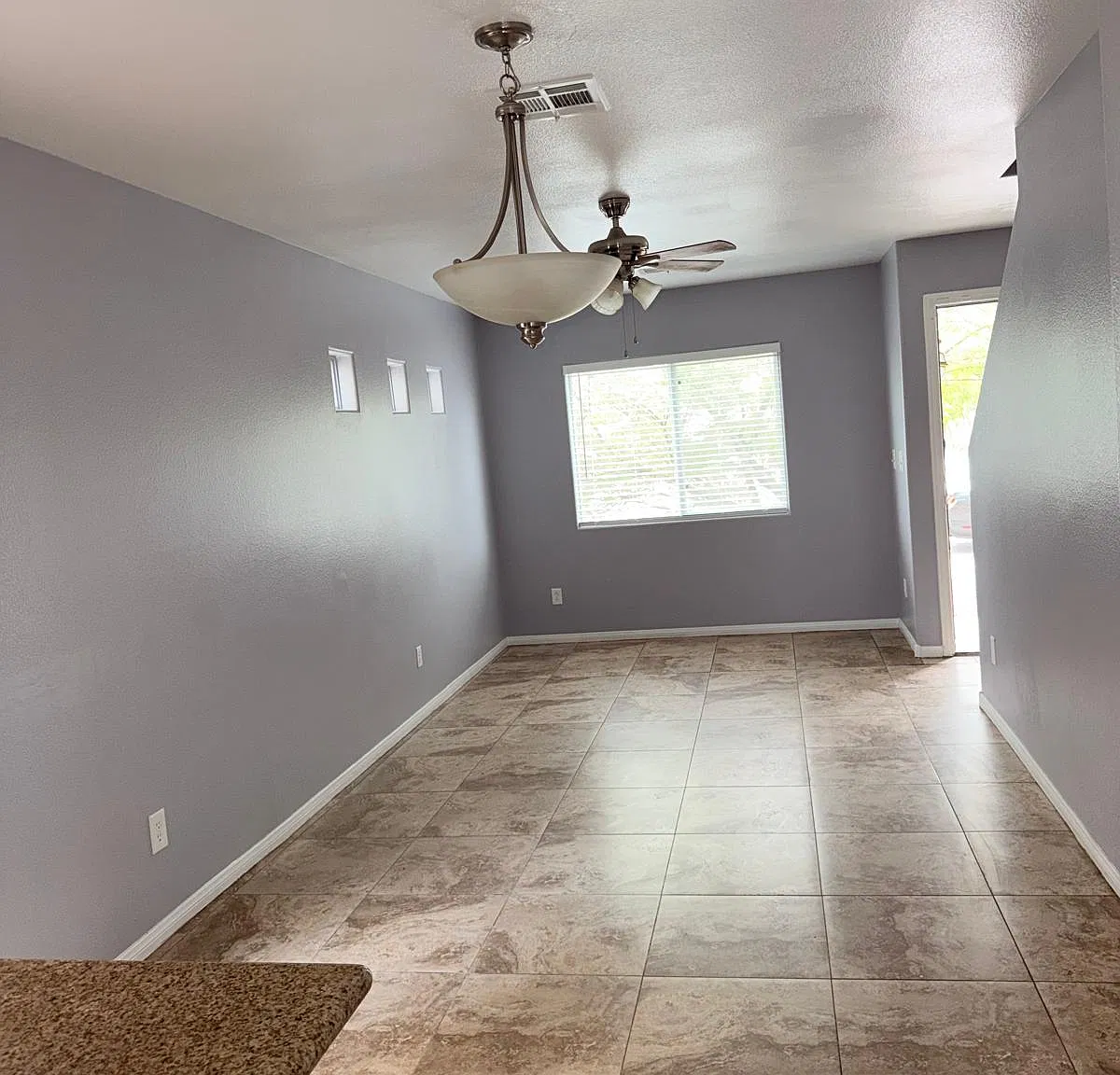 4 bed, 2.5 bath, 1335 sqft, $2,200 — Photo 2