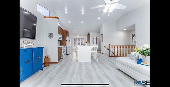 5th image of 1302 E 61st St #1