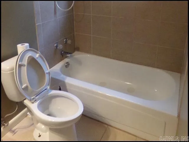 3405 Malloy St — Photo 10