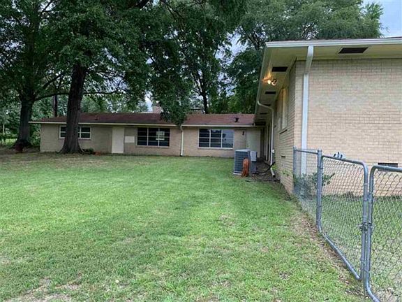 3rd image of 2221 Jefferson Ave