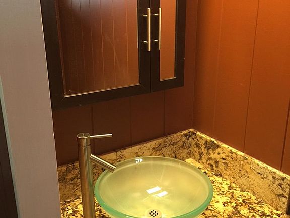 1/2 bath