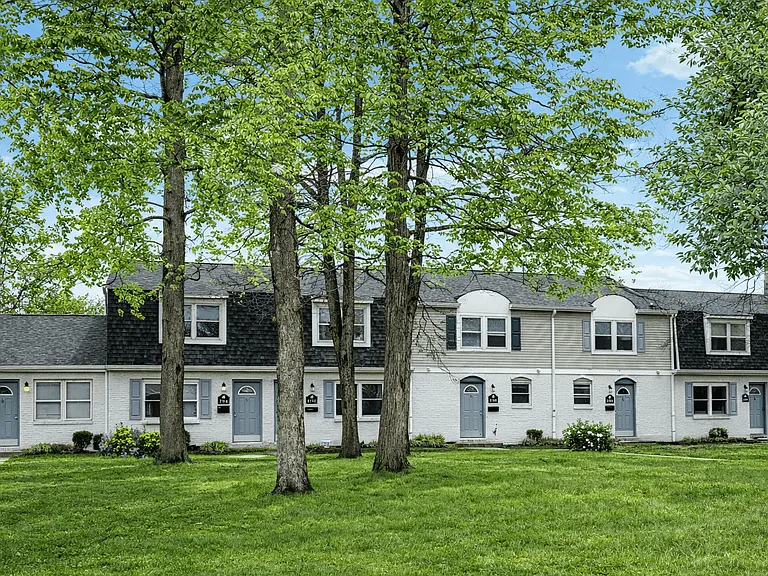 Estates at Crystal Bay — Photo 3