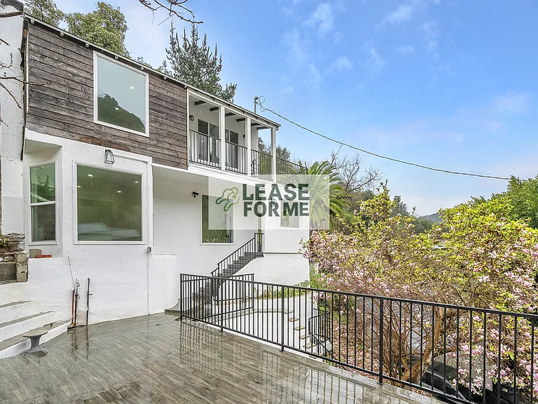 9848 Portola Dr — Photo 32
