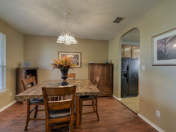 2nd image of 6050 Palmetto Way
