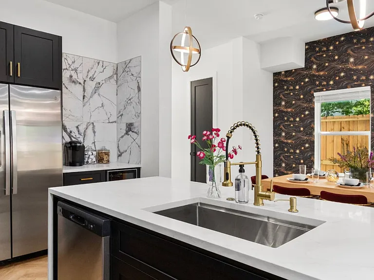 Shelby Cir — Photo 18