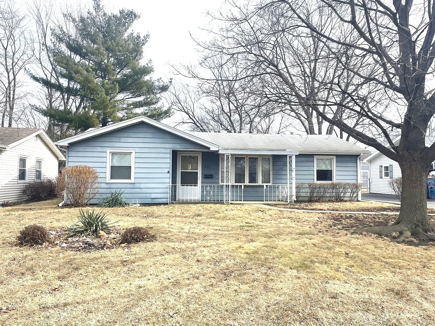 250 N Levasseur Ave photo 1