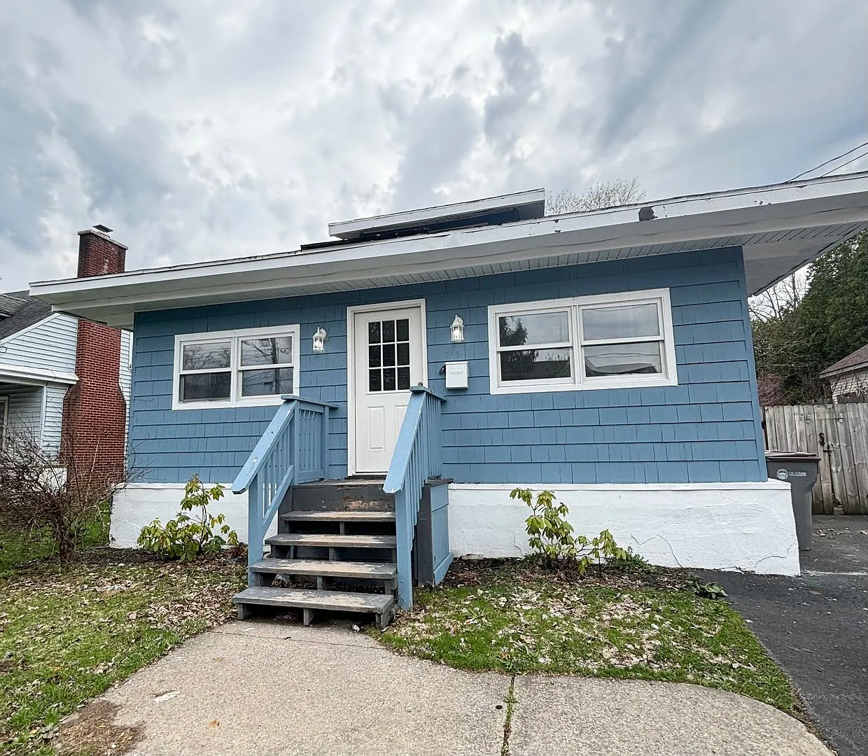 For Rent Spacious 4-Bedroom Home with Modern Upgrades! — Photo 1