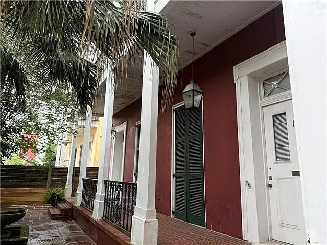 Building Photo - 1206 Chartres St #10