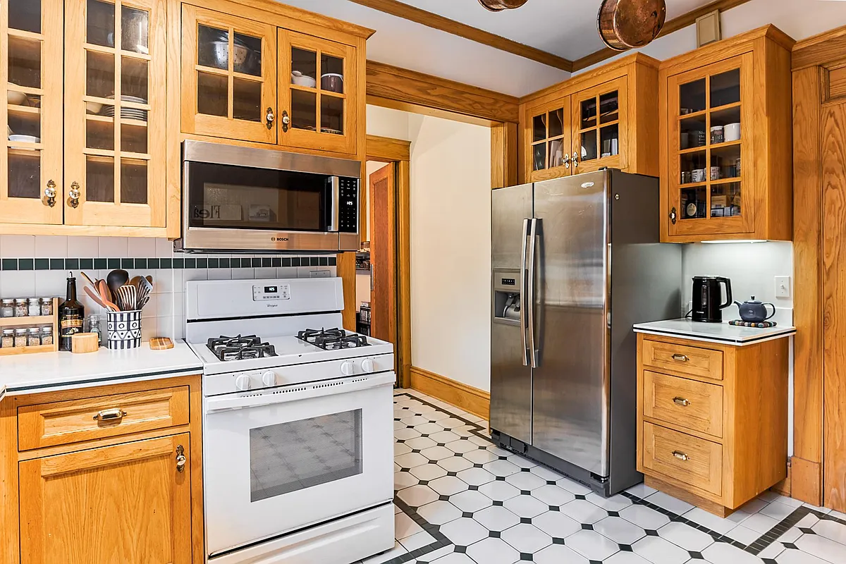 Building Photo - 897 Goodrich Ave #2