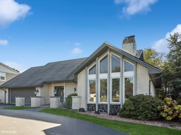 1629 Foxhill Pl, Darien, IL 60561