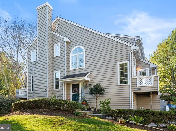 81 Andover Ct, Chesterbrook, PA 19087