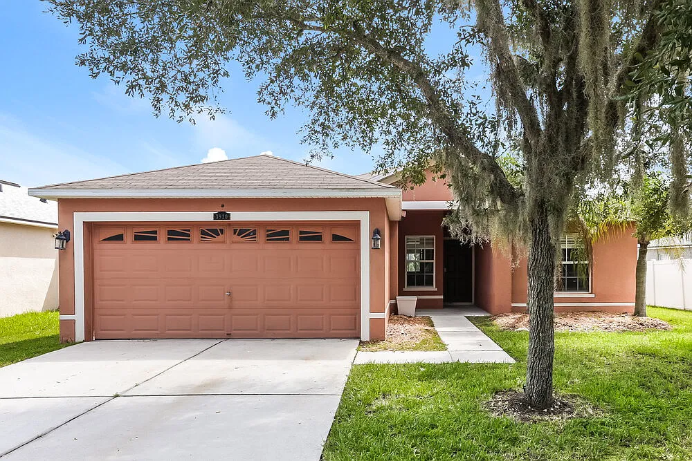 4 bed, 2.0 bath, 1574 sqft, $2,210 — Photo 1