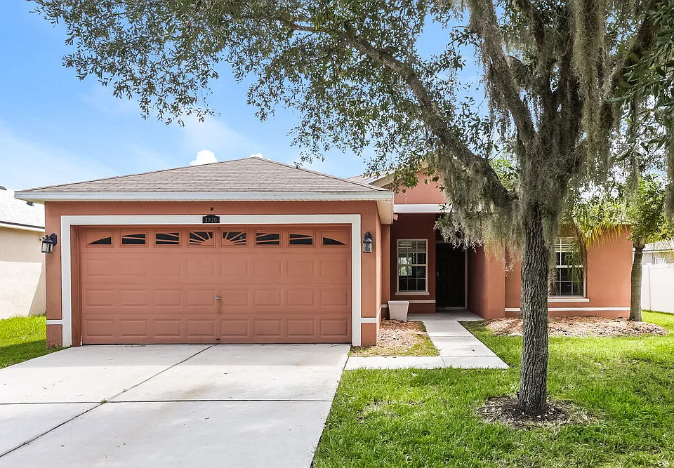 3920 Constantine Loop
