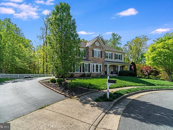 3rd image of 3 Newington Ct