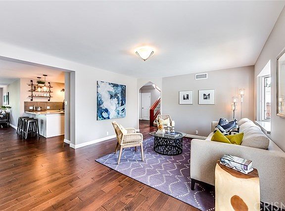 3rd image of 4952 Placidia Ave