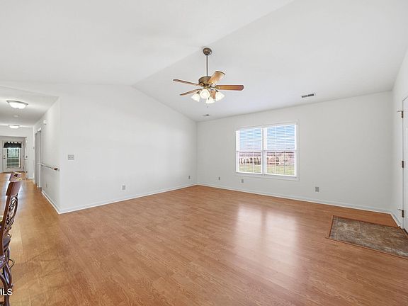 4th image of 1742 Foxtail Ln