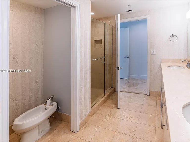 3400 SW 27th Ave #705 — Photo 12