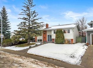 13127 E Lake Crimson Dr SE, Calgary, AB T2J 3K3