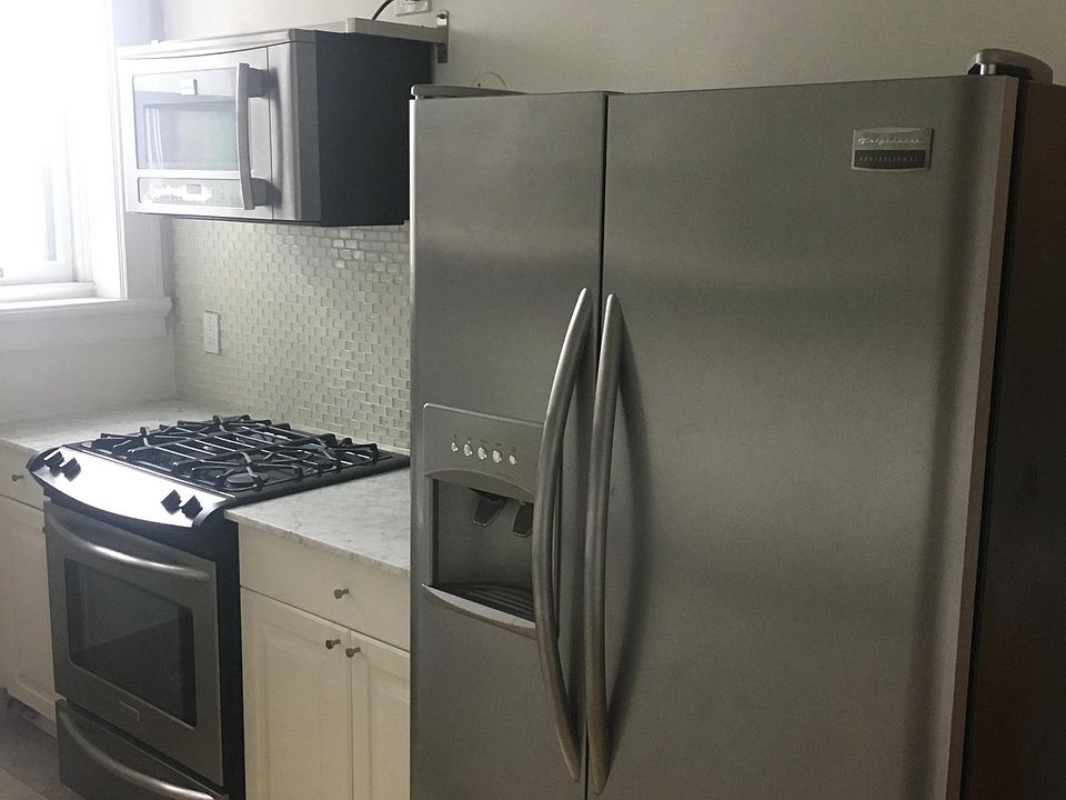 1st image of 8120 E Jefferson Ave #72/6H