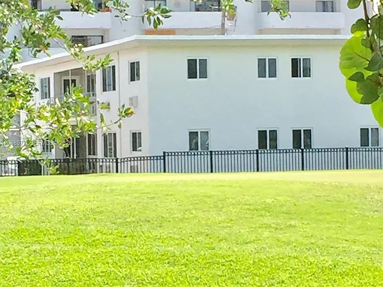 105 S Shore Dr #5 — Photo 9