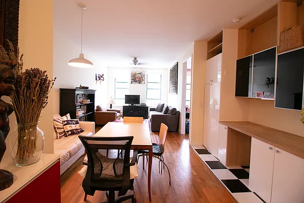 Rented by Lucien Perry | media 6