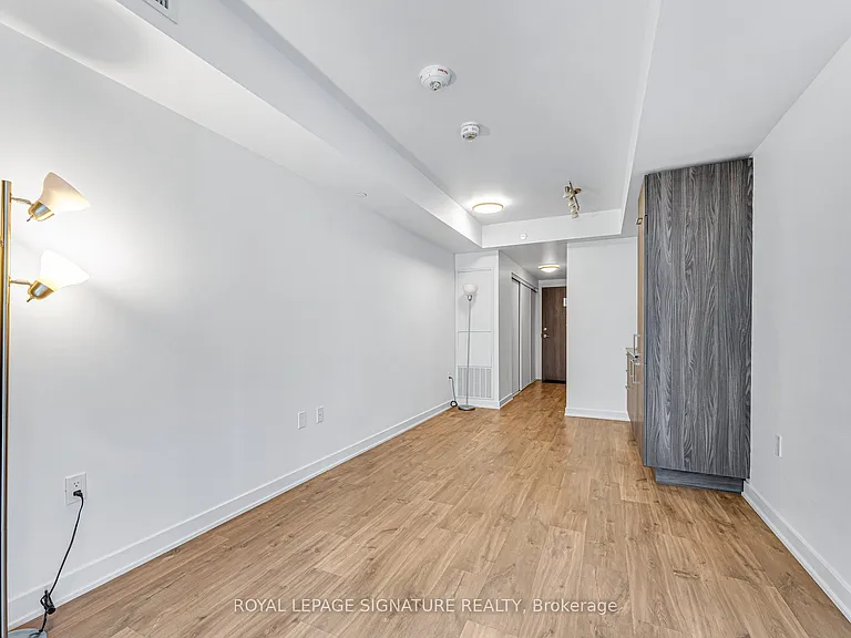 27 Bathurst St #519 — Photo 7