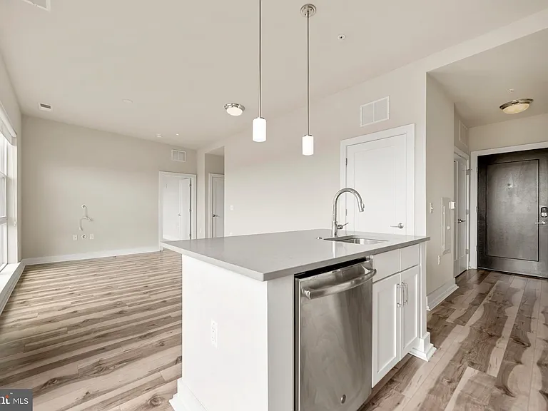 1800 Mount Vernon Ave #401 — Photo 8