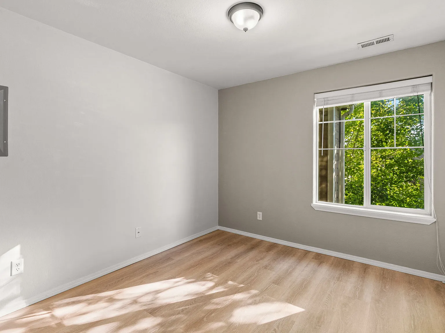 825 Forestglen Dr, - Unit 7E — Photo 2