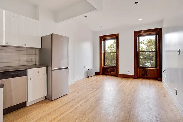 Rented by Highline Residential | media 31