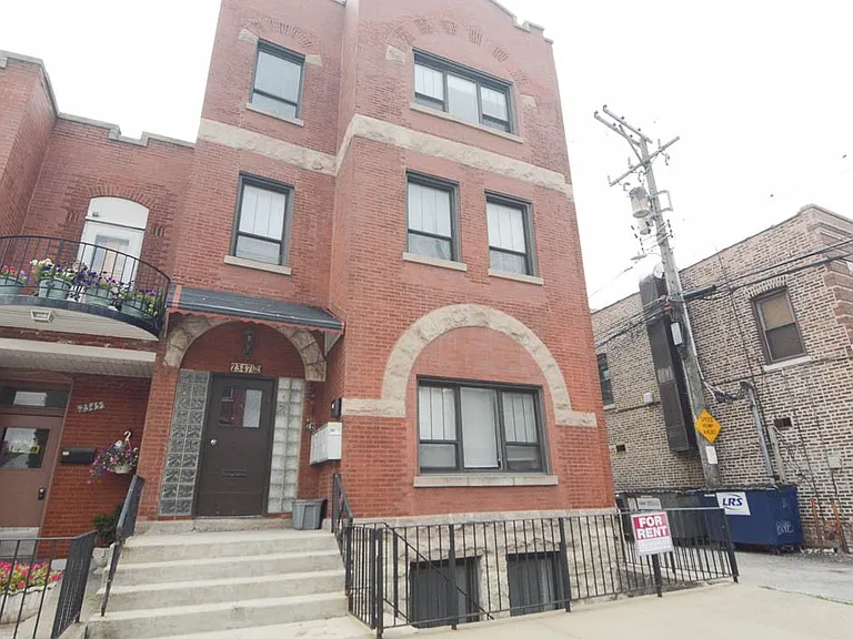 2347 W 24th Pl #R4 — Photo 1
