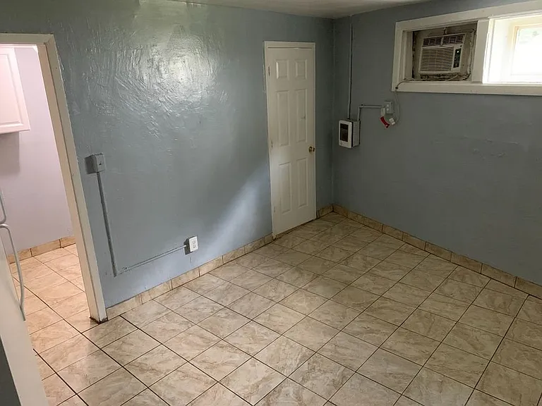 9982 S Broadway St #5R — Photo 3