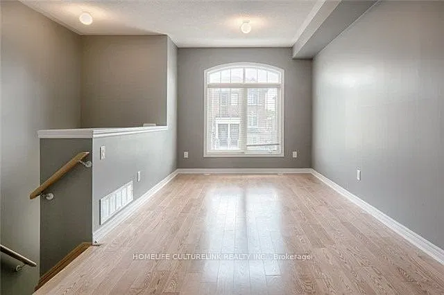 4 bed, $3,000 — Photo 2