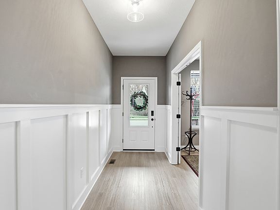 5th image of 6093 Brentwood Trce