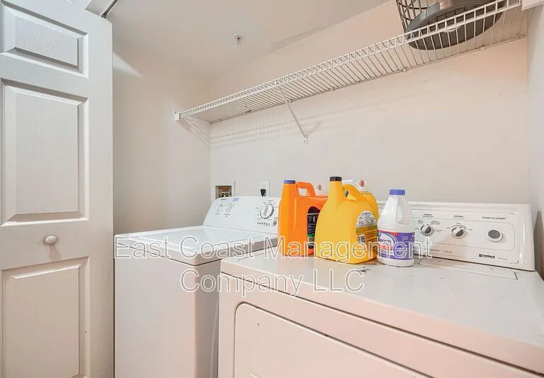 403 Deerhill Cir — Photo 13