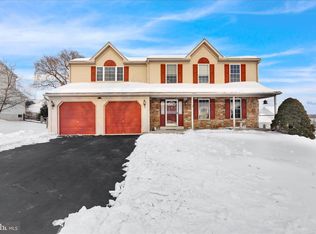 110 Letort Ln, Douglassville, PA 19518