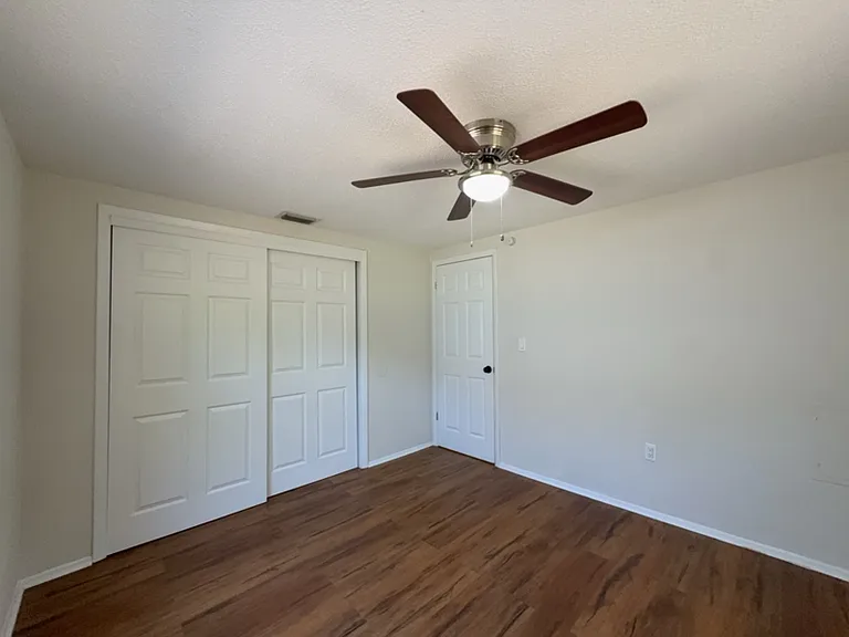 15839 Villa Dr — Photo 10