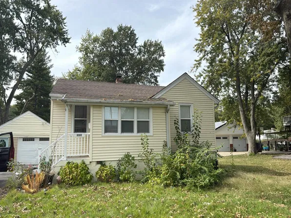 3135 N Macarthur Rd, Decatur, IL 62526