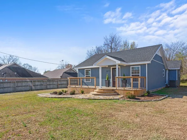 611 Ellison St, Mena, AR 71953