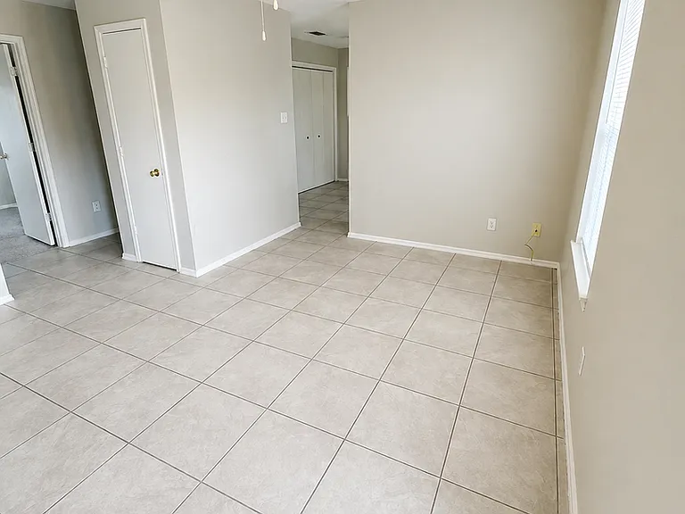 1501 Benttree Dr #B — Photo 3