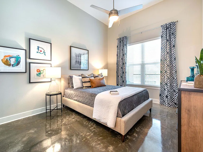 Lakeview Apartments — Photo 5