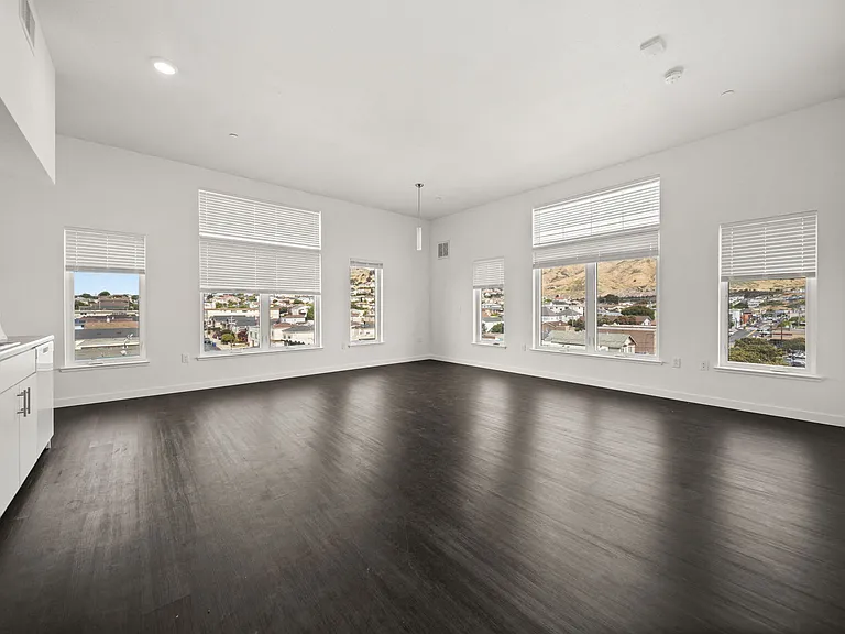 Grand & Linden Family Apartments — Photo 9