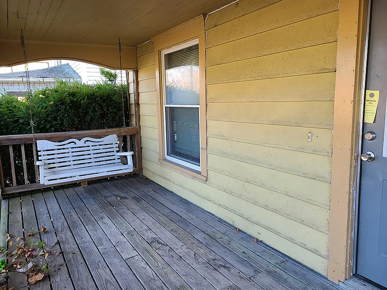 564 Carroll St — Photo 2
