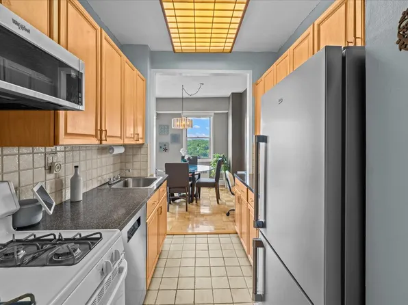 2400 Johnson Avenue image 6 of 22