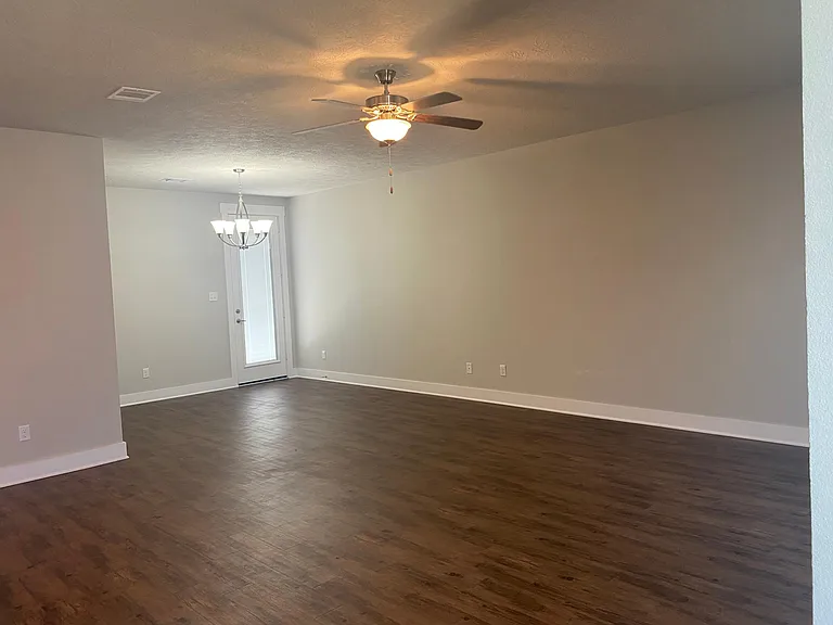 3908 Yukon Ln — Photo 3