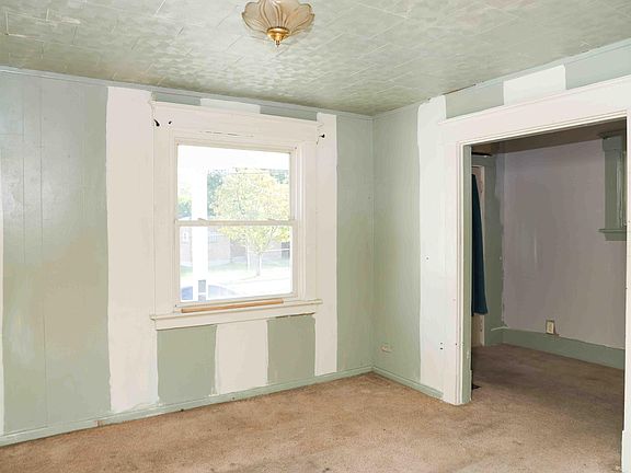 2nd image of 3313 Latonia Ave
