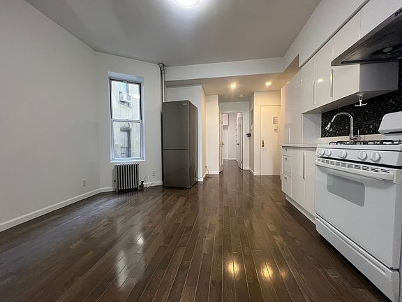 3rd image of 56 Elizabeth St APT 8