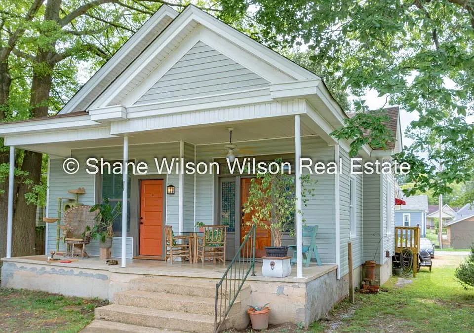 2406 Bailey Ave