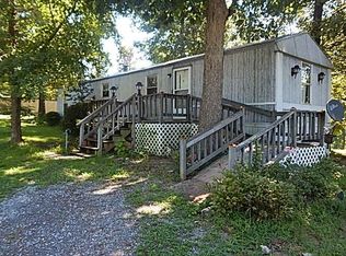 717 Woods Ln, Grand Rivers, KY 42045