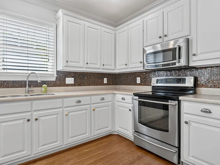 1081 Carriage Ridge Dr — Photo 23